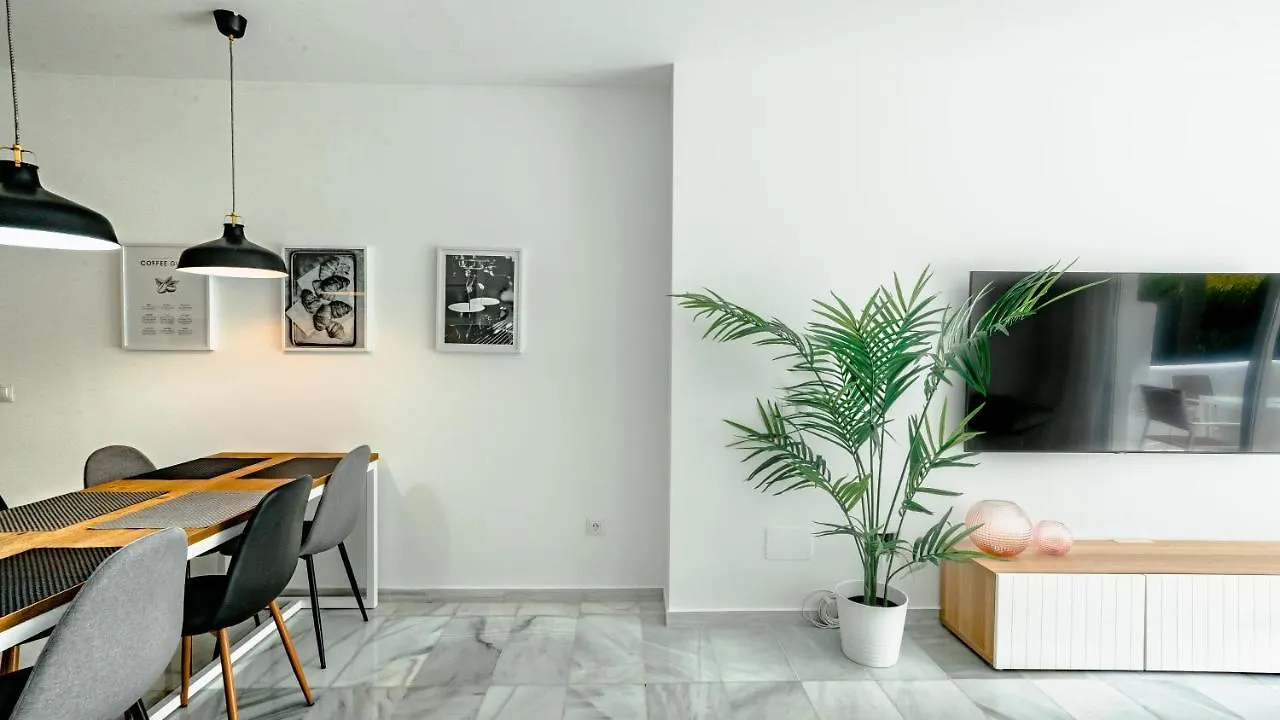 Amazing 2 Bedroom Apartment In Jardines Fuentes Marbella Spain