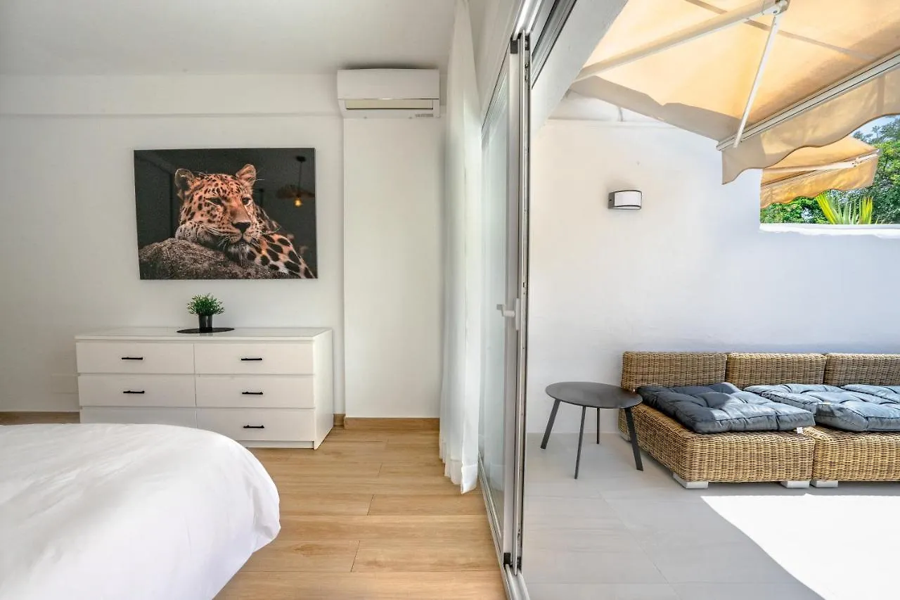 Amazing 2 Bedroom Apartment In Jardines Fuentes Marbella
