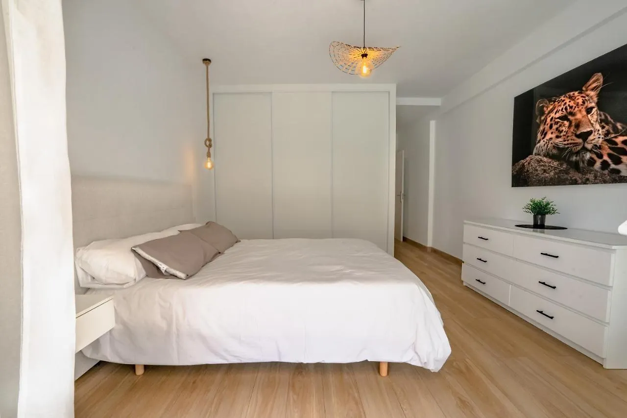 Amazing 2 Bedroom Apartment In Jardines Fuentes Marbella