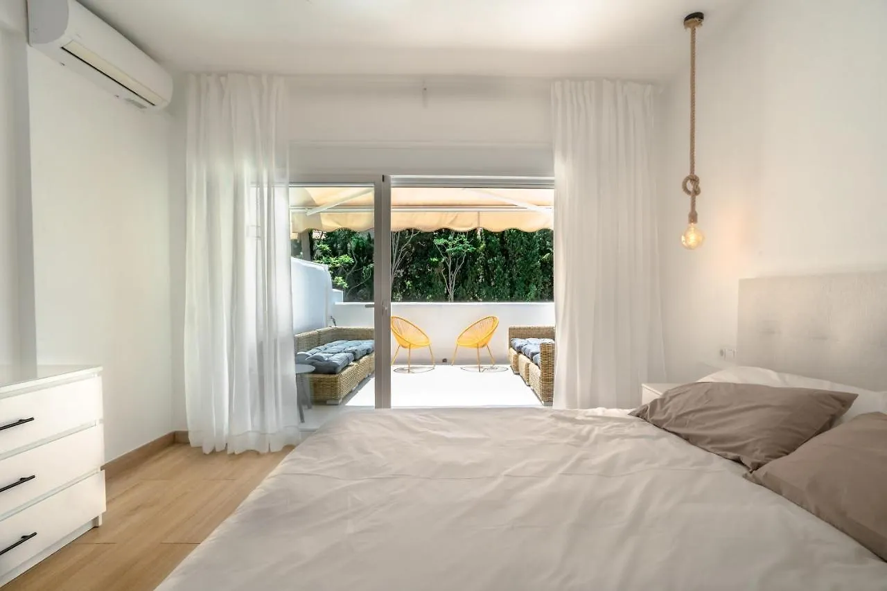 Amazing 2 Bedroom Apartment In Jardines Fuentes Marbella